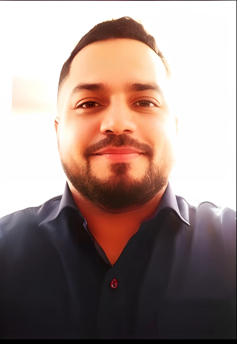 There's a man who's smiling and wearing a blue shirt, foto de perfil, com uma barba pequena, imagem de perfil, imagem de qualidade muito baixa, sem barba e bigode, foto do perfil, david rios ferreira, foto de perfil 1024px, Carregado, andres rios, facebook post, foto de perfil, Kyza Saleem, Cristiano Orrillo, foto de perfil headshot
