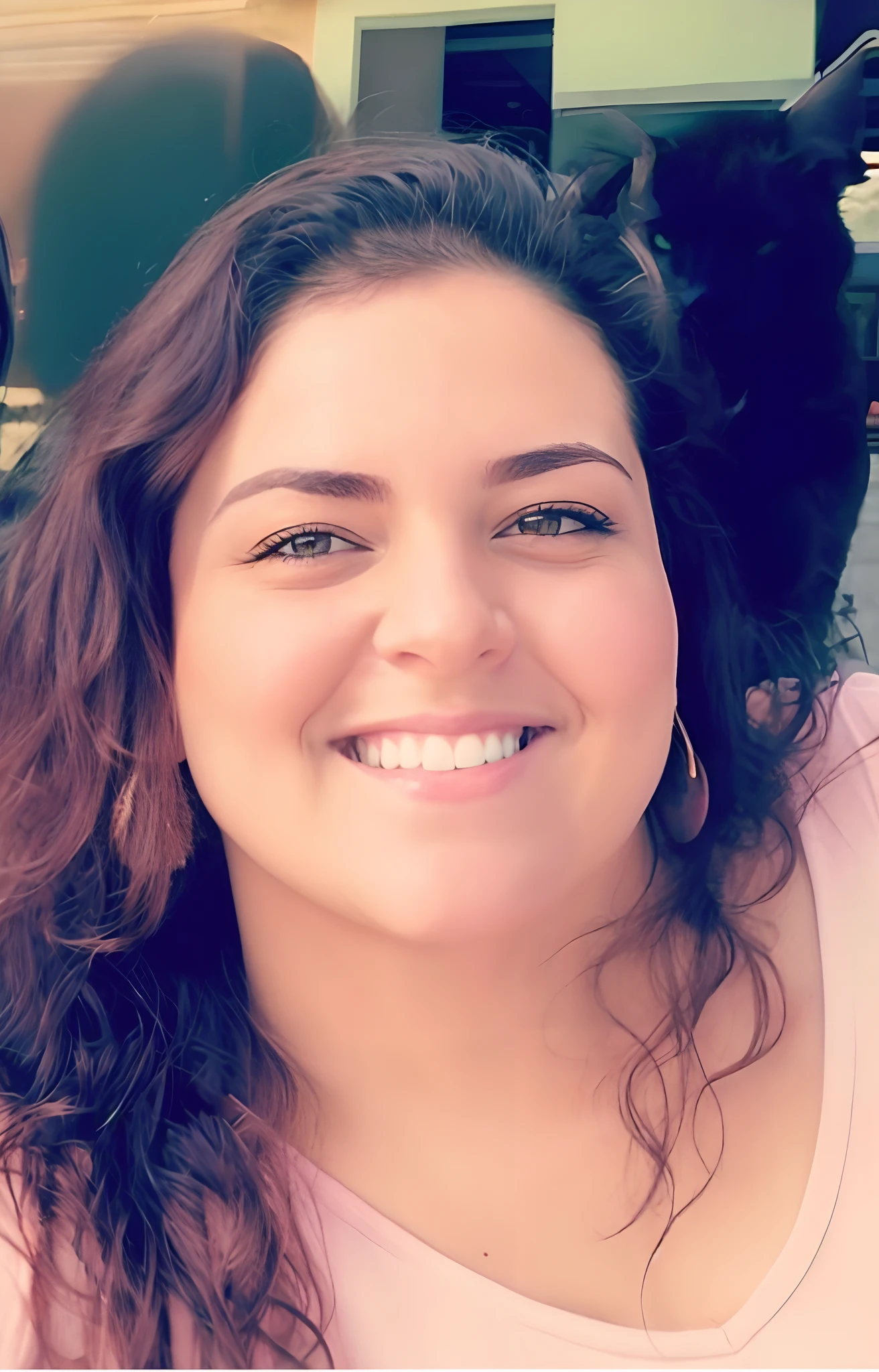 mulher sorridente com um gato no ombro e um gato no ombro, Jenna Barton, Kimberly Asstyn, foto do snapchat, Miranda Meeks, foto de perfil headshot, Laura Watson, foto headshot, definir foto, Justina Blakeney, Kaitlyn Michelle Siragusa, imagem de perfil, foto de perfil, muito bobo olhando, close-up headshot, foto de perfil
