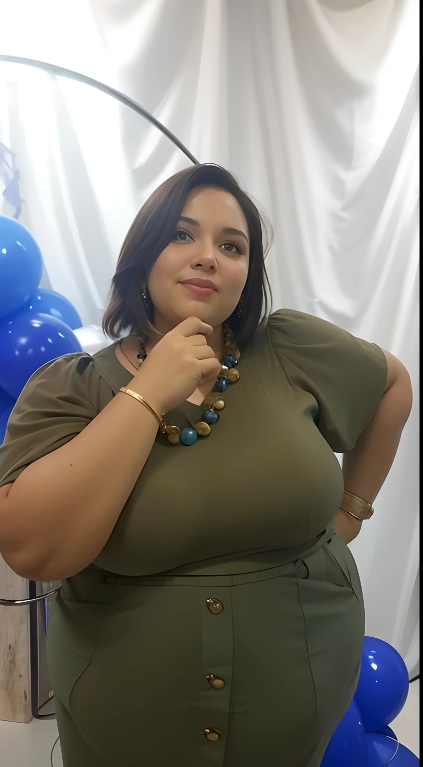 Mulher plus size cabelo curto parda