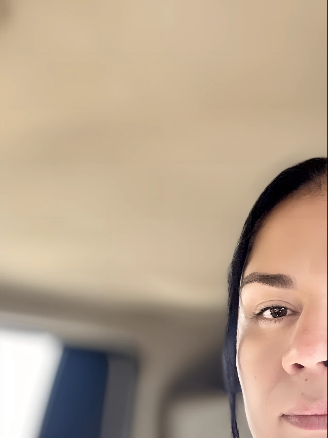 there is a woman sitting in the back seat of a car, Lorena Avarez, Alanis Guillen, Karla Ortiz, taken in the early 2020s, Ayahausca, imagem de perfil, Foto de perfil, Fotografia tirada em 2 0 2 0, Foto POV, she's facing the camera, Mulher de 30 anos, staring directly at camera