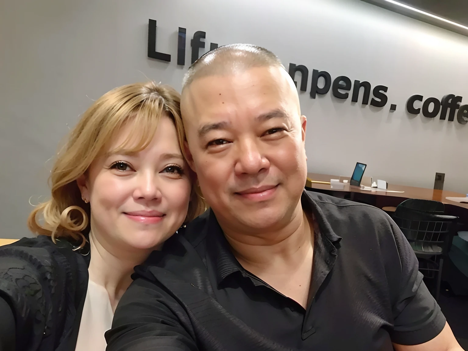 they are sitting at a table with a cup of coffee, In Sao Paulo, having a time of our un-life, Rene Lalique e Eddie Mendoza, Magali Villeneuve e Monet, Casal feliz, Sakimichan e Frank Franzzeta, Laure Lipton, Directed by: Nandor Soldier
