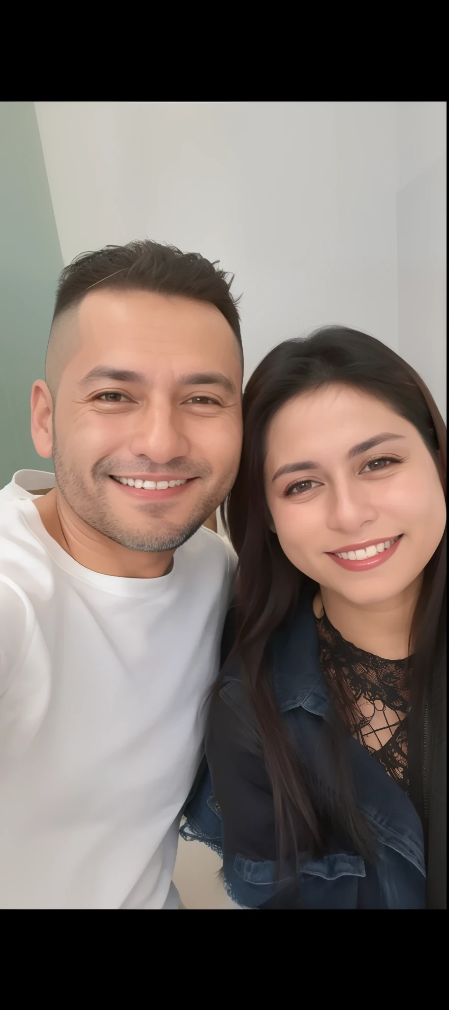 there is a man and a woman that are posing for a picture, Directed by: Nandor Soldier, Karla Ortiz, Alanis Guillen, casal sorridente, by Amelia Peláez, imagem de perfil, Marischa Becker, Casal feliz, both smiling for the camera, Lorena Avarez, par, facebook post, fernanda suarez, andrea rocha, foto de perfil headshot