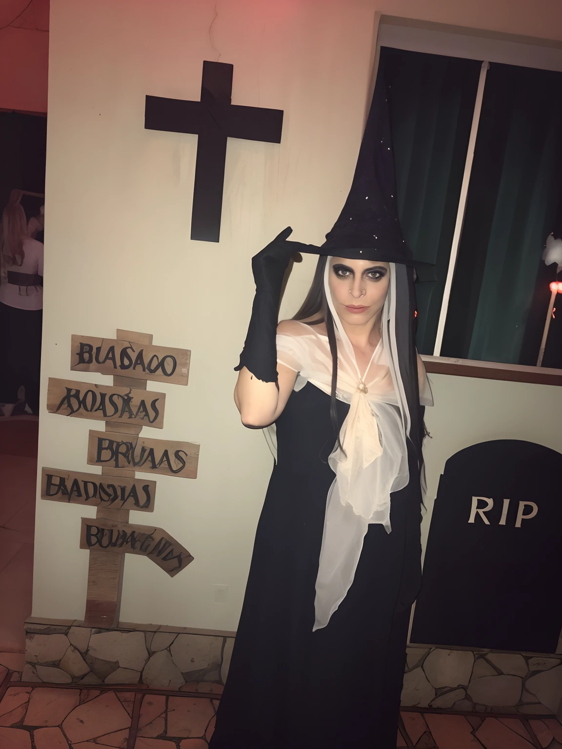 mulher vestida com uma fantasia de bruxa segurando uma vassoura, mulher bruxa, bruxa, Uma bruxa, bruxa feiticeira do mal, halloween celebration, Witchy, bruxa pagando por seus pecados, creepy themed, Em um estilo de Halloween, Directed by: Matteo Pérez, haunted house themed, pose assustadora, dia das bruxas, Bruxa das Trevas, bruxa castlevania, dressed as an oracle, menina bruxa