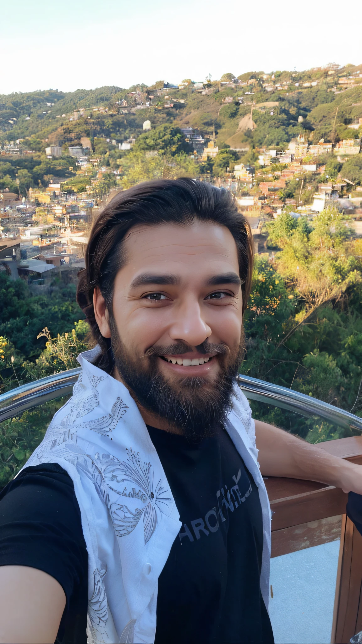 Estilo Pixar: Brown eyes, big beard with some white hair, head hair covering a part of the ear, 36 years old wearing a black shirt and a blouse on his shoulders, a smile showing his teeth, his teeth open
