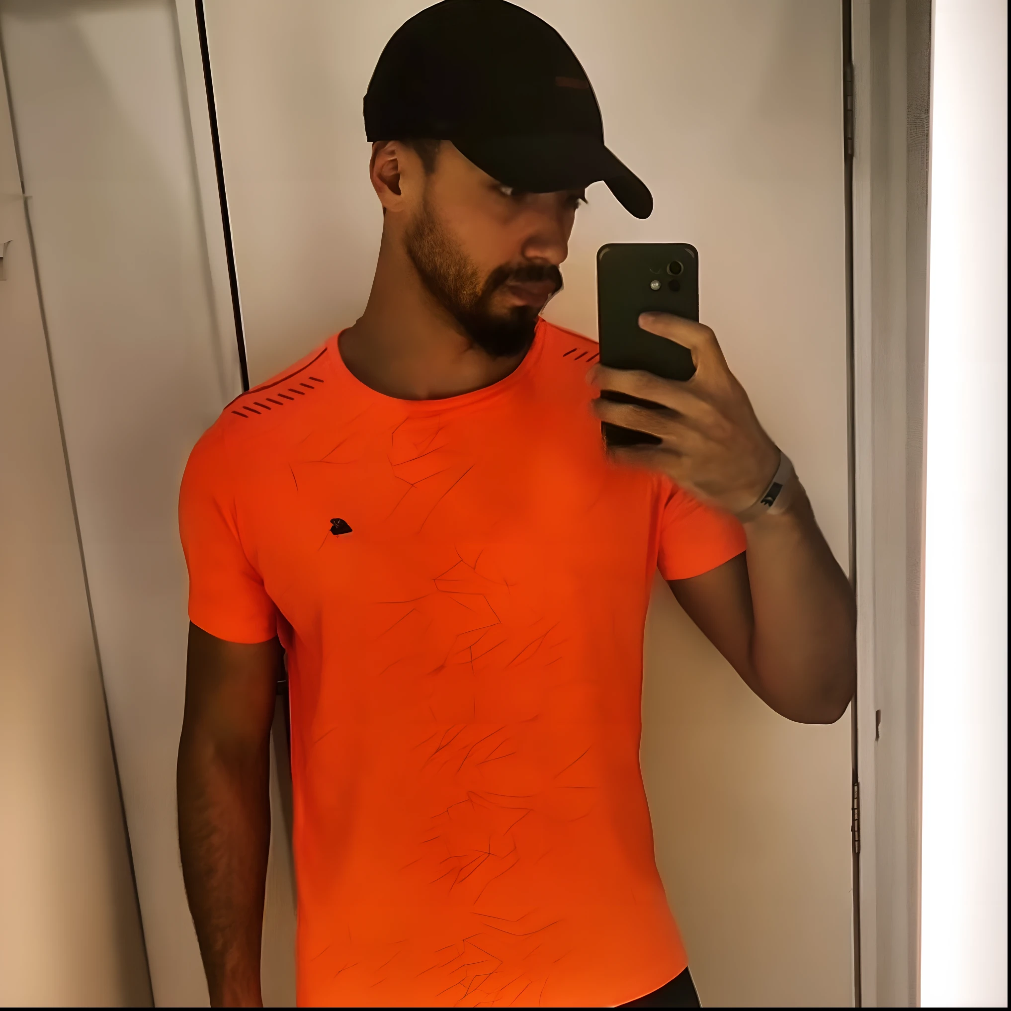 there is a man taking a selfie in a mirror, vestindo uma camiseta laranja, vestindo uma camiseta laranja, usando roupas adidas, inspirado em Ludovit Fulla, Christian Dimitrov, instagram post, laranja e preto, Artem, foto do instagram, Daniel Ricciardo, foto de perfil, ele tem cerca de 24 anos de idade, ele tem cerca de 24 anos