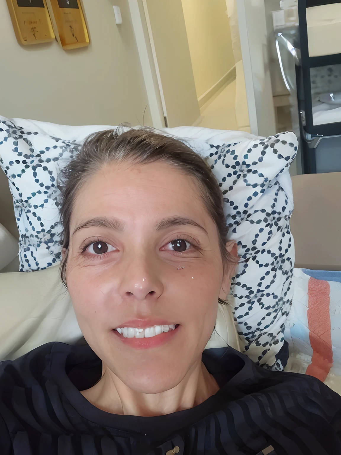 mulher deitada na cama com um gato no colo, 3 0 anos de idade mulher, Mulher de 30 anos, 3 6 anos, 38 anos, (38 anos), 4 5 I, 3 2 anos, Mulheres de 40 anos, 35 anos, 3 5 anos, 2 9 anos, 2 8 anos