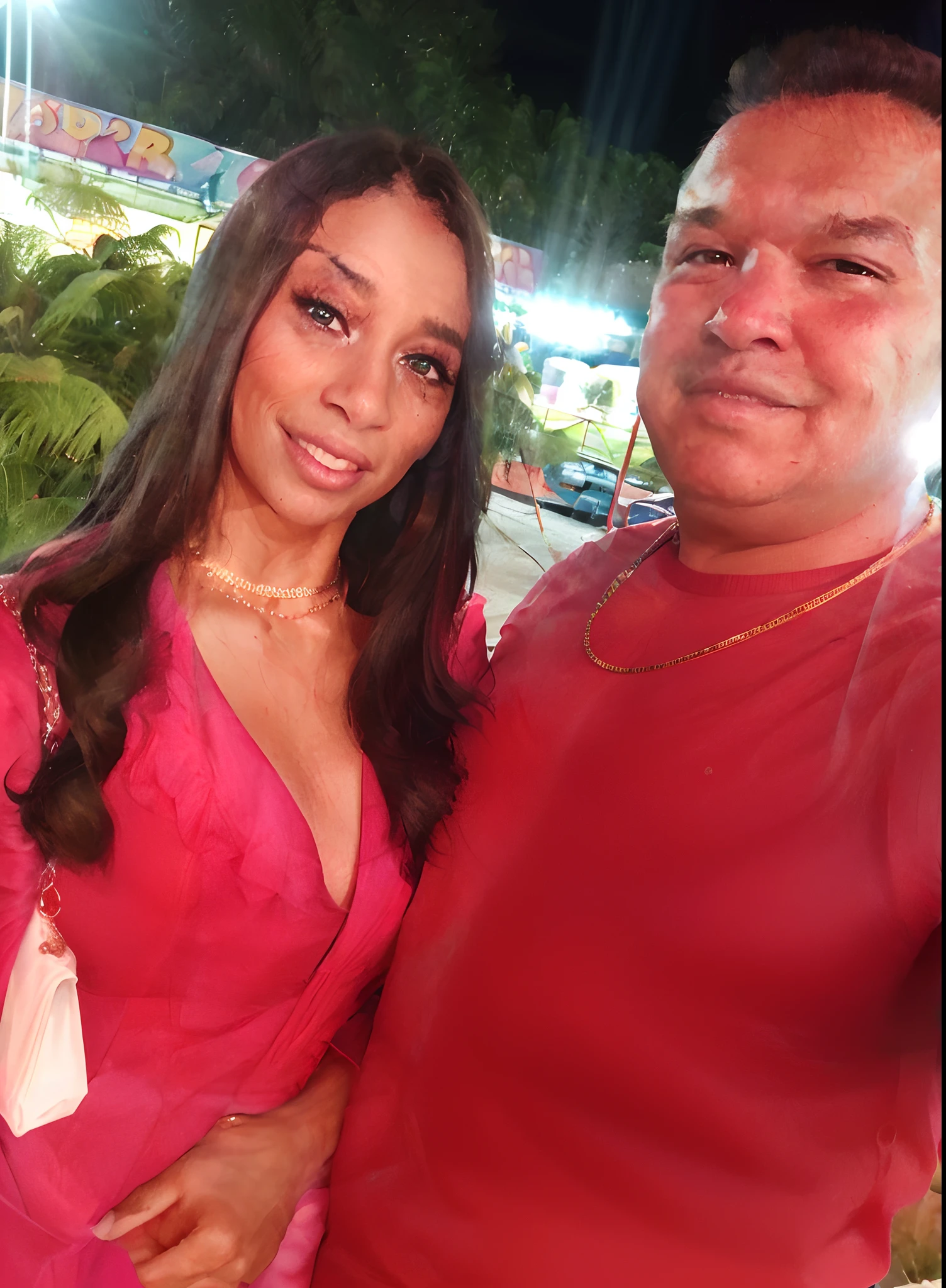 there is a man and a woman posing for a picture, Mulher de 30 anos de Cuba, Violeta Myers, Postagem 4k, 4 k post, Directed by: Robbie Trevino, Sidney Lugo, taken in the early 2020s, Malika Favre, Alanis Guillen, tomada em 2 0 2 0