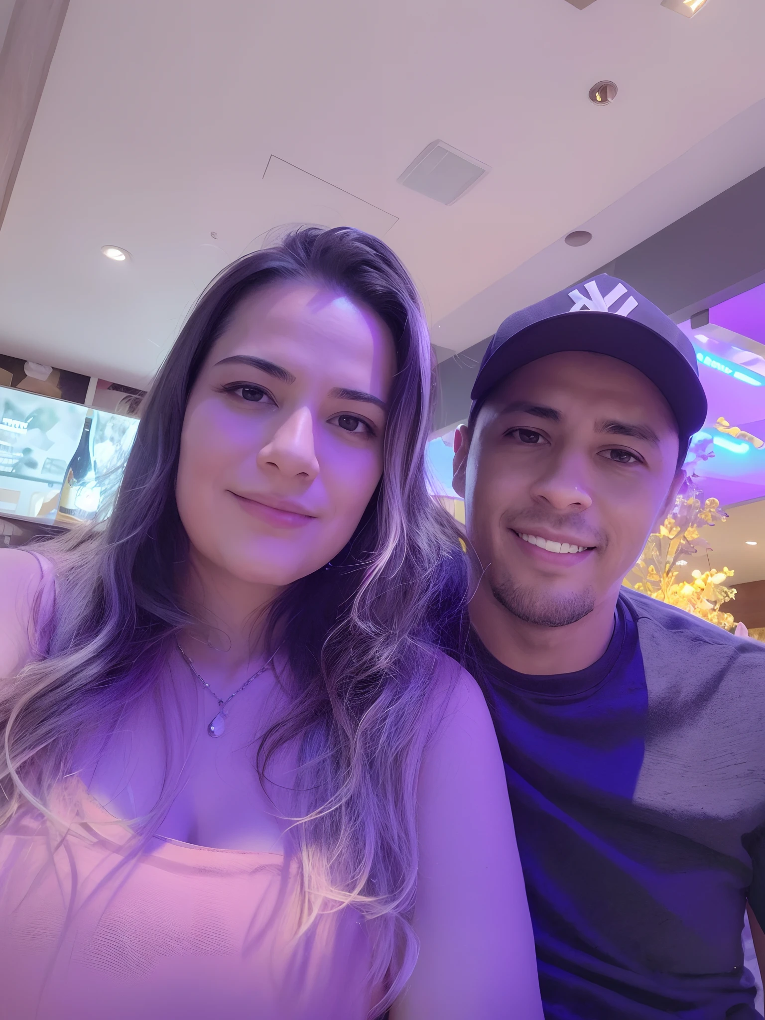 There's a man and a woman sitting together in a restaurant, Postagem 4k, 4 k post, par, imagem de perfil, Casal feliz, Imagens, Lovely couple, Fotografia selfie 8k, imagem de qualidade muito baixa, fotografia, mateus 9 5, 4k ainda, Fotografia tirada em 2 0 2 0, Imagem, Ronaldo Luis Nazario da Lima