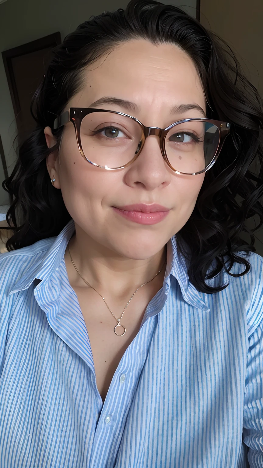 Woman in glasses and blue shirt smiling at camera, foto de perfil headshot, halfbody headshot, wearing thin large round glasses, imagem de perfil, wearing small round glasses, retrato profissional close-up, Meio retrato, close-up headshot, retrato de meio corpo, foto de perfil profissional, by Gina Pellón, Directed by: Nandor Soldier, foto do perfil