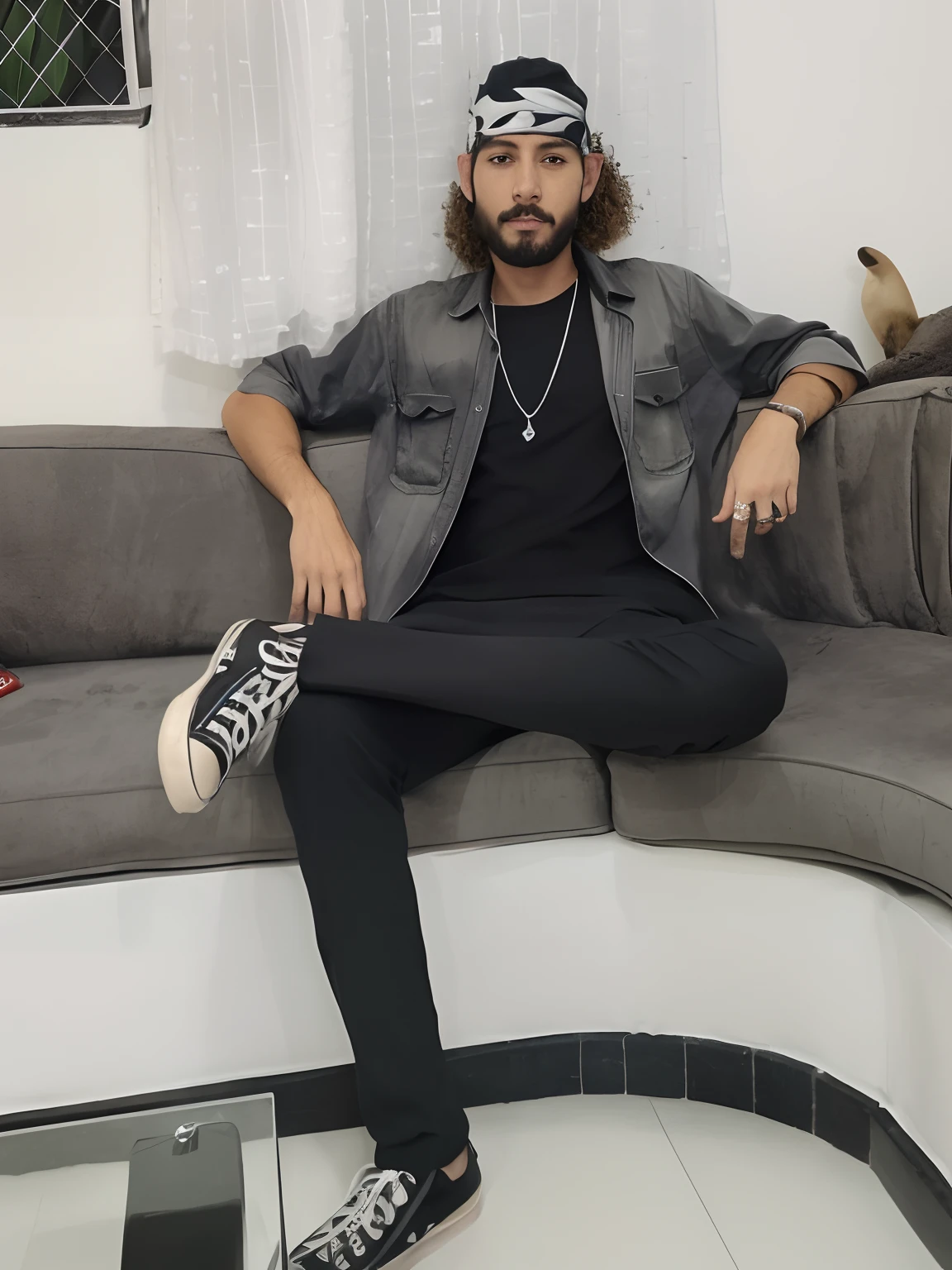 Man sitting on a sofa with a bandana on his head, sitting on a couch, sitting on the couch, sitting on couch, Pose casual, sentar-se casualmente, sentado em um lounge, imagem de corpo inteiro, com uma pose cool, seated in a couch, sitting on couch, sentado em uma mesa, imagem de qualidade muito baixa, usando roupas casuais