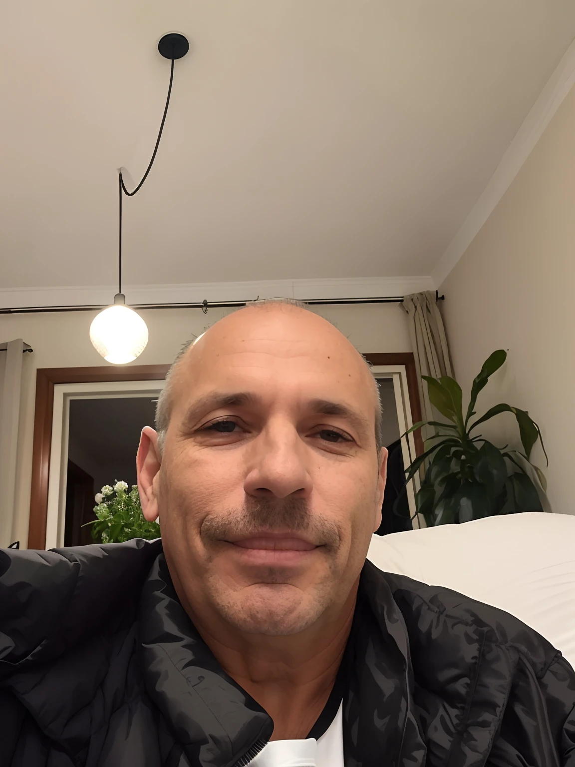 There's a man who's sitting on a bed with a black jacket on, Fotografia selfie 8k, Andreas M Wiese, Homem de 4 0 anos, (38 anos), selfie de um homem, 4 5 I, Homens de 45 anos, foto de um homem branco de 50 anos, Homem de 5 0 anos, imagem de perfil, foto selfie
