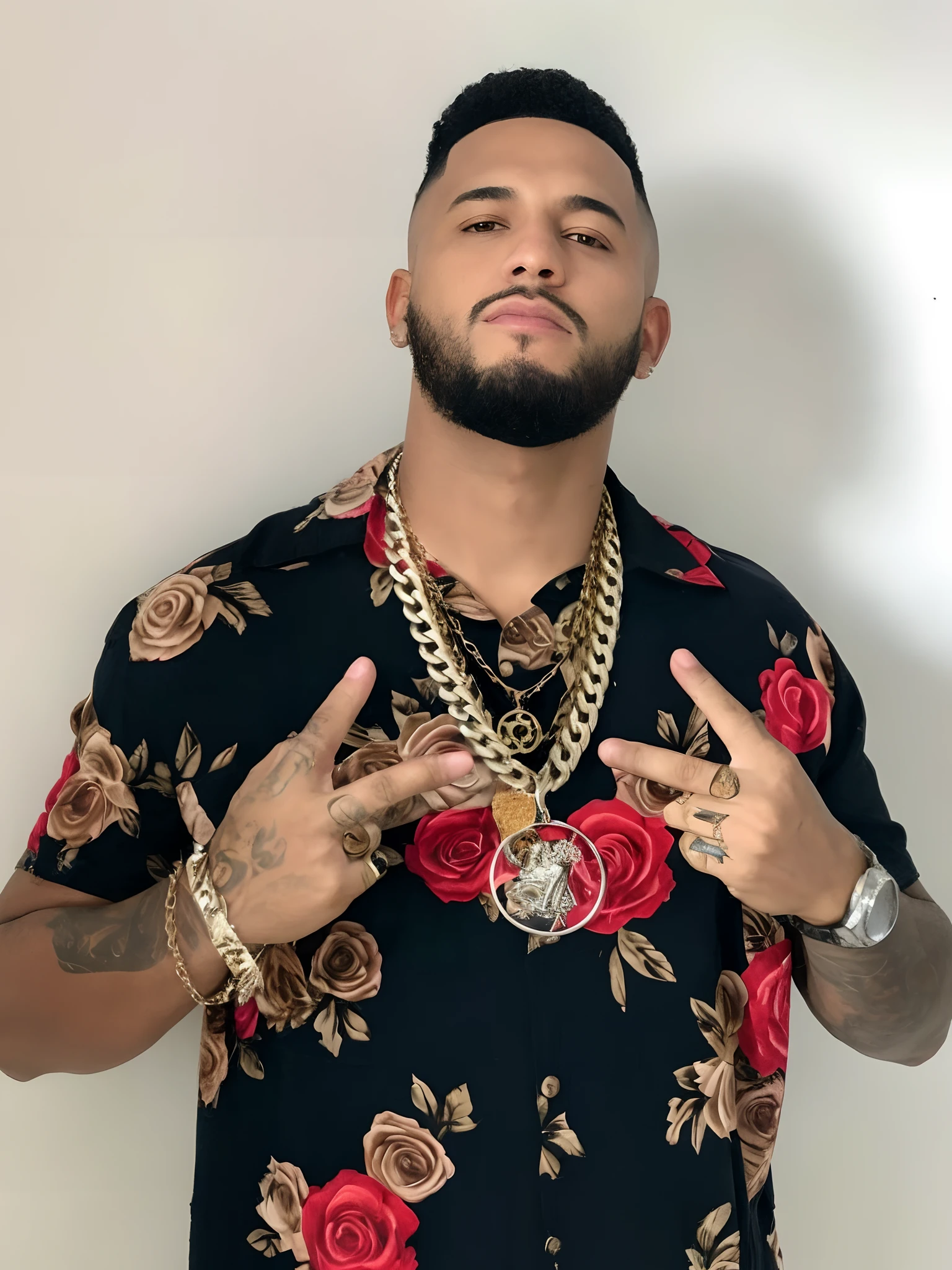 a close up of a man with a chain around his neck, Coelho ruim, andres rios, arte oficial, joias do rapper bling, taken in the early 2020s, caio santos, Sidney Lugo, Arte de Dayer Diego, Dan dos Santos, Joel Torres, imagem de perfil, Retrato de Danny Gonzalez, photo shoot