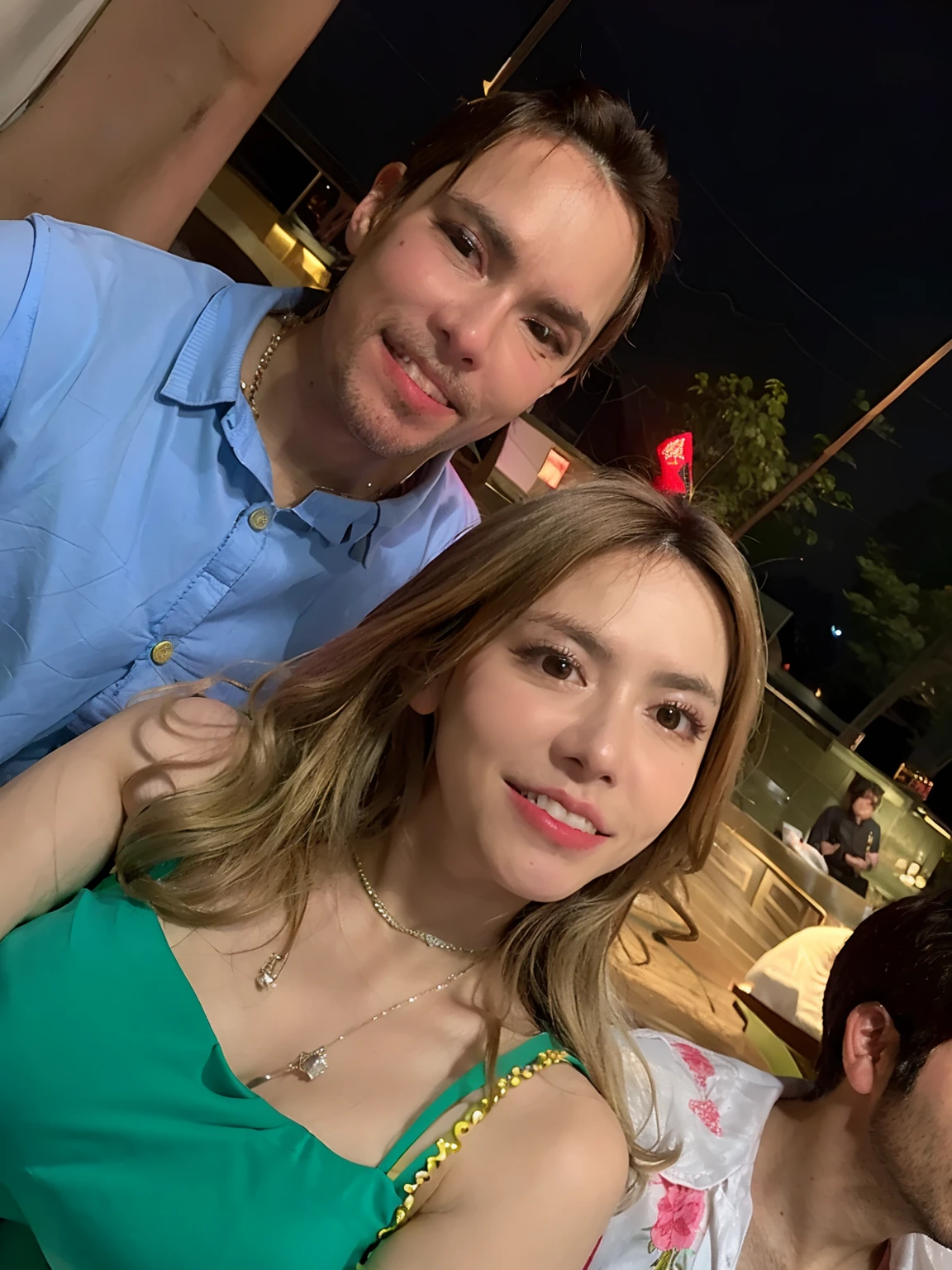 There's two people together at a party, Directed by: Nandor Soldier, by Amelia Peláez, Lorena Avarez, by Gina Pellón, Alanis Guillen, Directed by: Luis Miranda, Directed by: Emma Rios, Com Godray, Directed by: Ric Estrada, Directed by: Veronica Ruiz de Velasco, fernanda suarez