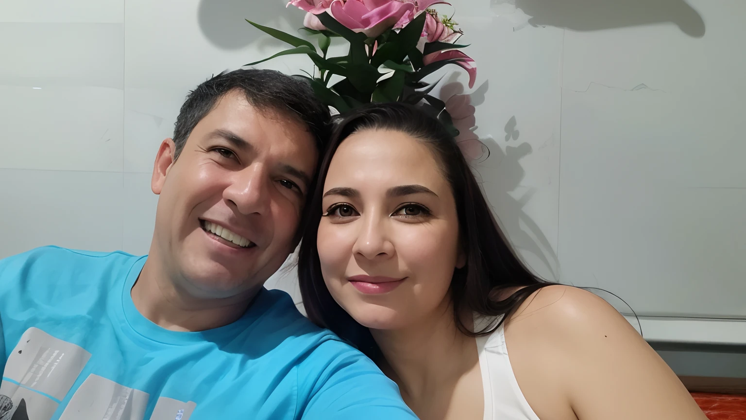 There is a man and a woman sitting on a bed together, 3 5 year brazilian mother, imagem de perfil, casal na cama, 3 0 anos mulher, Barabas Miklos e Hollosy Simon, (38 anos), Lovely couple, momma and papa, retrato de casais, 4 5 I, Mulher de 30 anos de Cuba
