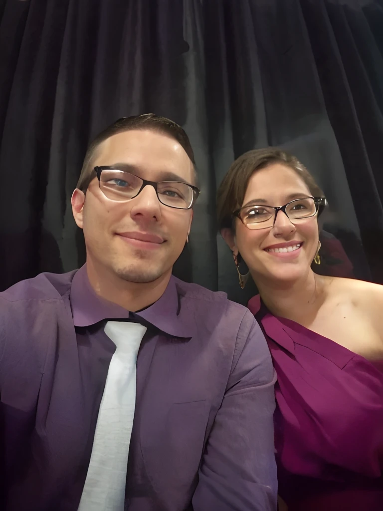 They are posing for a photo in front of a black curtain, foto do perfil, imagem de perfil, foto de perfil, com nerd! glasses! e cavanhaque, foto de perfil, looking to the side off camera, photo from behind, Lovely couple, both smiling for the camera, Fotografia selfie 8k, Directed by: Lee Loughridge, cerca de 3 5 anos, Noite!
