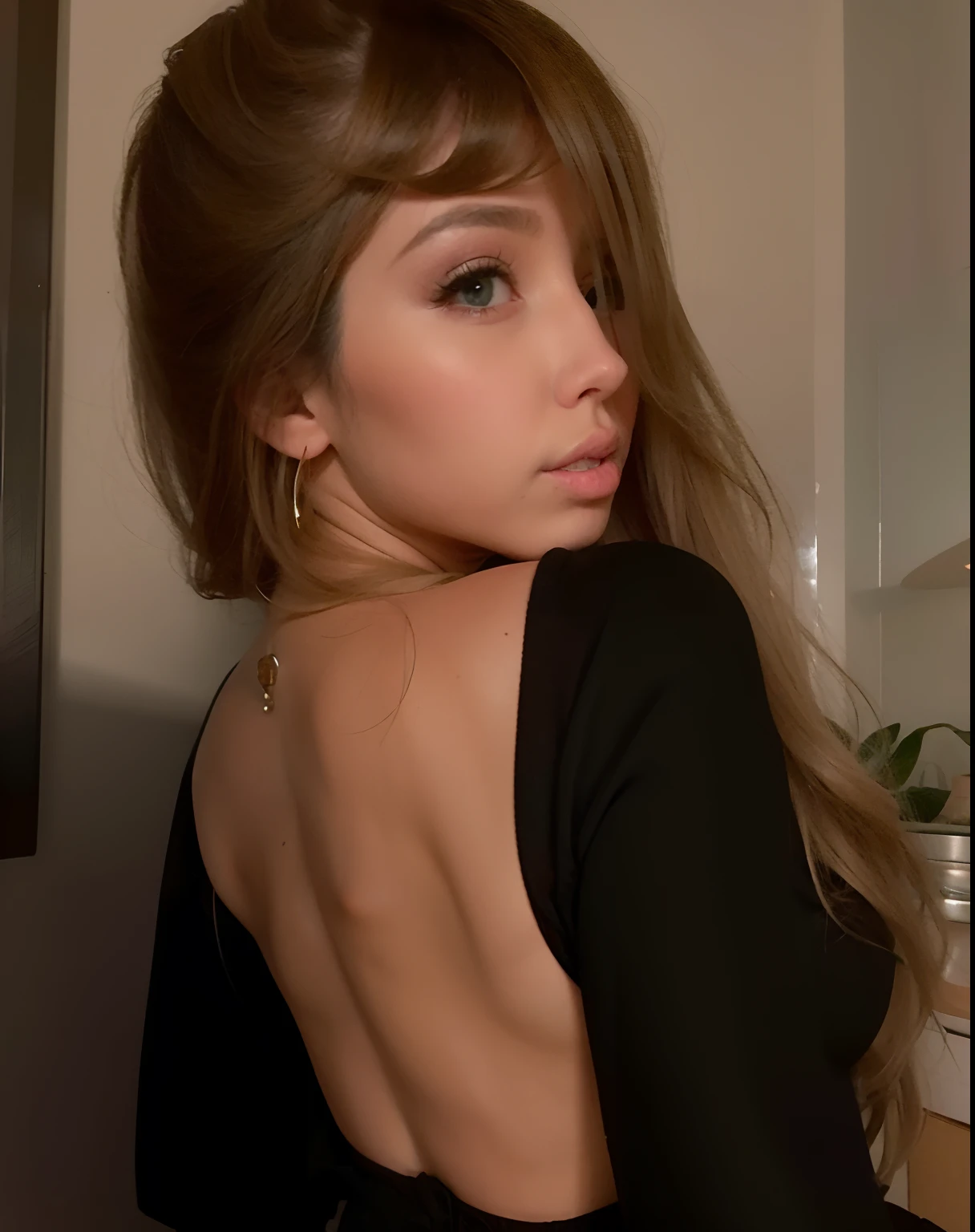 there is a woman with long hair and a black top, Amouranth, 18 anos, 2 Modelo feminina de 4 anos, imagem de perfil, Anna Nikonova aka Newmilky, jovem Amouranth bonito, mais conhecido como Amouranth, 2 2 anos, Retrato Sophie Mudd, Foto de perfil, 1 6 anos, mostrando o ombro de costas