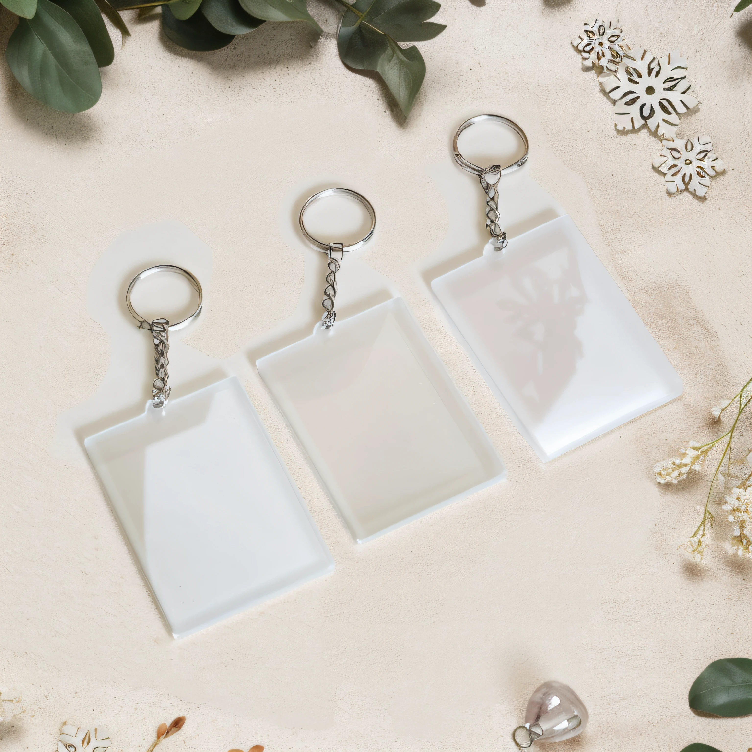 There are three keychains connected to the keychain,  photo product, Leaf grains, product photograph, Plastic transparent, miniature product photo, , Official product image, Acrylic transparent complexion, cleanness, high - res, High-res, acrylic pour, Product photography