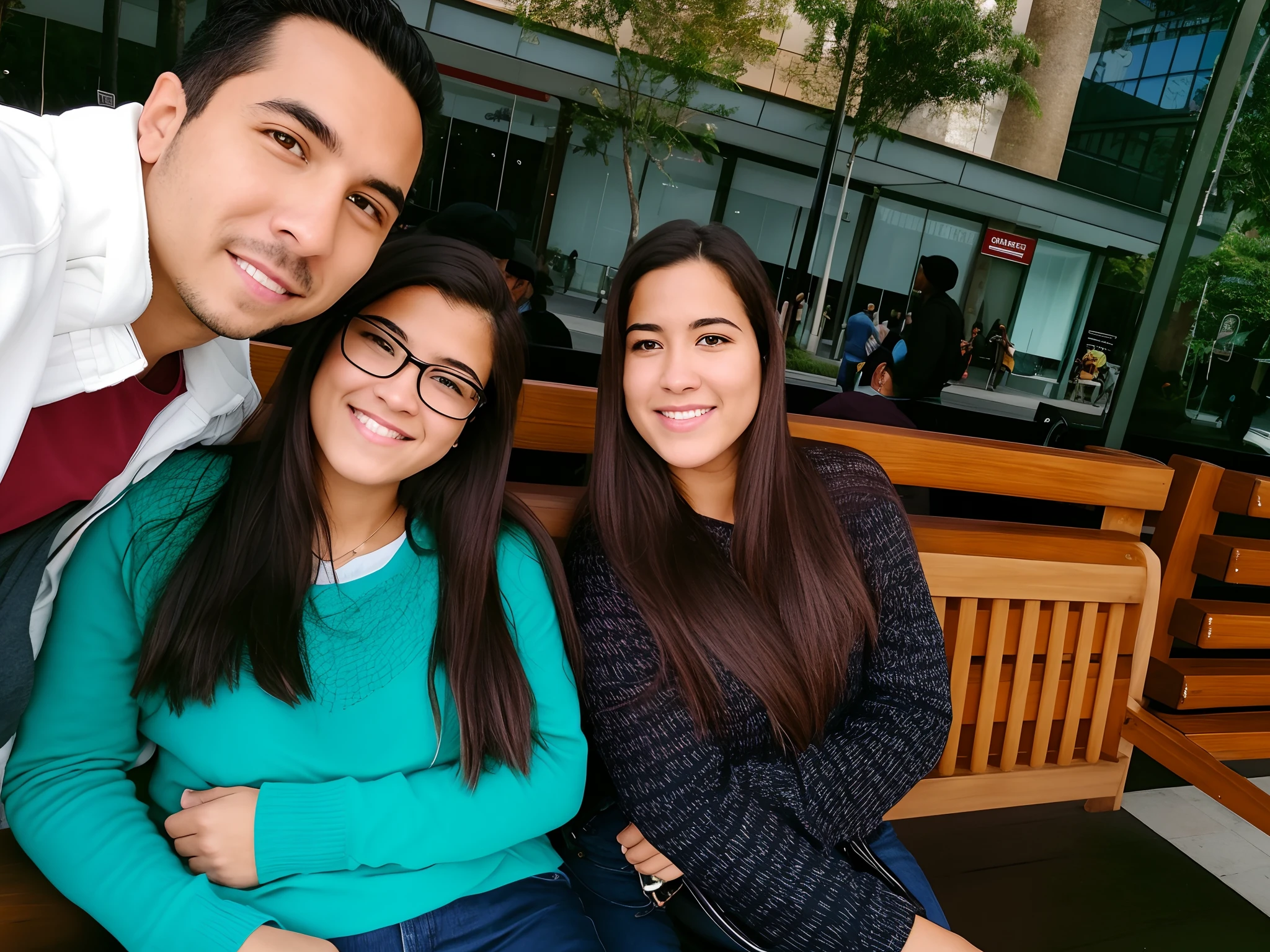 There are three people sitting on a bench together outside, Happy family, imagem de qualidade muito baixa, na rua da cidade, non blurry, foto de perfil, em um shopping, foto de rua, candid picture, estilo Pixar alta qualidade.