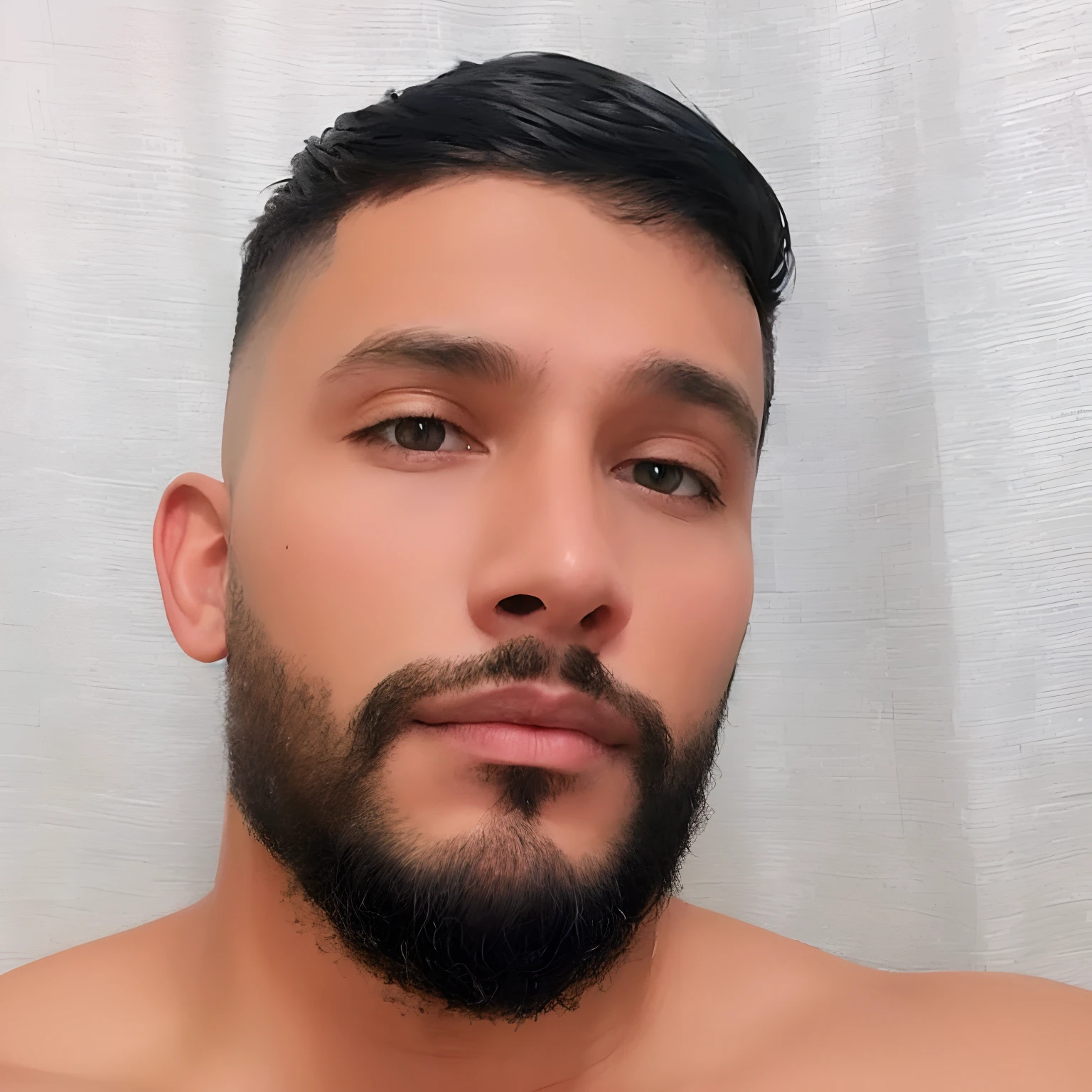 retrato do modelo masculino de 30 anos, Handsome, Casaco Preto, camisa branca, cabelos castanhos curtos, barba curta, Denim Jeans Pants, Botas pretas, sorriso sedutor, Paisagem do outono, Chovendo, Nuvens de tempestade, Rosto de alto detalhe, Roupas de alto detalhe, ultrarrealista, corpo de alto detalhe