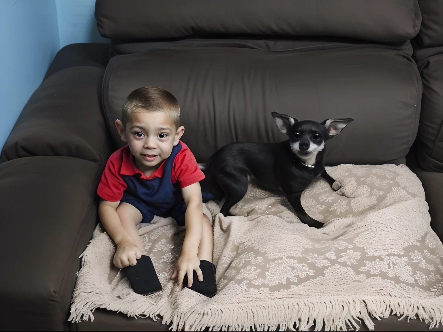 There's a little boy sitting on a couch with a dog, 2 anos, sitting on the couch, sitting on couch, 4 anos de idade, sitting on a couch, they are very serious, with his hyperactive little dog, quatro anos, imagem de qualidade muito baixa, muito bobo olhando, cabrito, dois amigos sentados em uma sala, sitting on couch