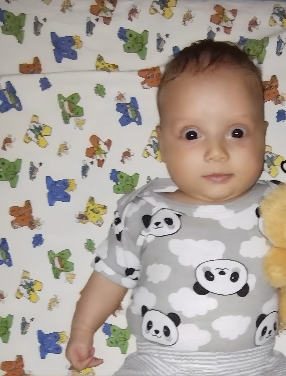 Baby lying on a blanket with a teddy bear, menina bonita, Directed by: Nandor Soldier, Nikolay, fofo e fofinho, Directed by: Lili Árkayné Sztehló, Leonid, painfully adorable, usando pijama, ástor alexander, por Ella Guru, usando um pijama folgado, olhando bonito, incrivelmente fofo, foto em alta
