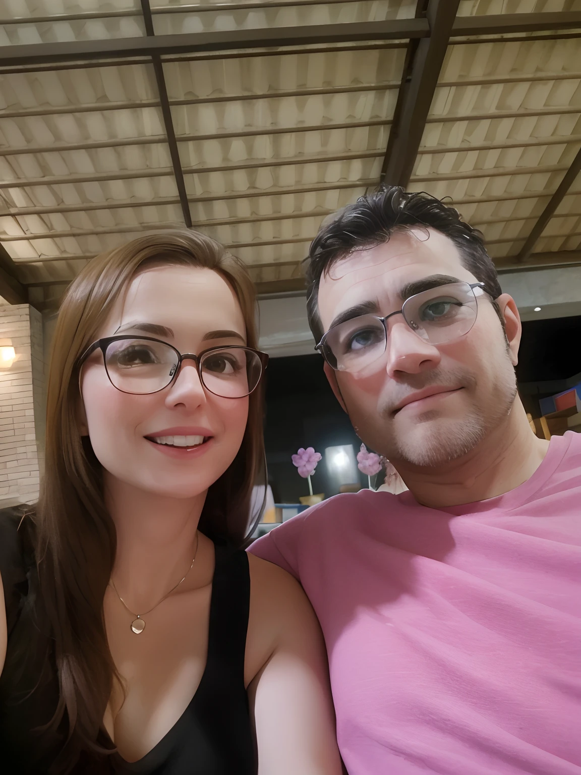Uma mulher linda, de 40 anos, Glasses and long hair. Um homem de 43 anos, with glasses and short hair.. they are in love.