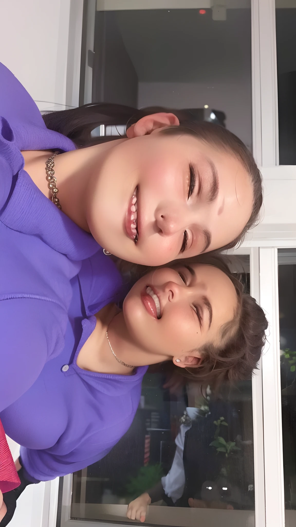 There are two women next to each other in front of a window, imagem de qualidade muito baixa, foto do perfil, taken in the early 2020s, modelagem para dulce e gabanna, foto de baixa qualidade, muito bobo olhando, imagem de perfil, foto de perfil 1024px, granulado de baixa qualidade, foto de perfil, taken with the best dlsr camera