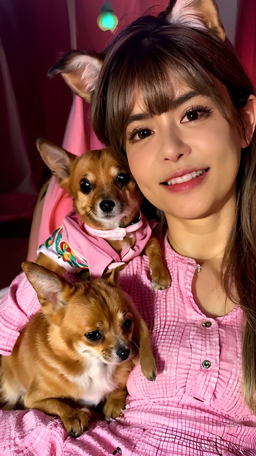 Araffe woman in a pink shirt holding a small dog, imagem de qualidade muito baixa, non blurry, fotografia de baixa qualidade, Chihuahua, fotografia do perfil, Noite!, imagem de perfil, modelagem para dulce e gabanna, Directed by: Elaine Duillo, Jaqueline E, fotografia, photo taken at night, coluna, bonito, muito bobo olhando