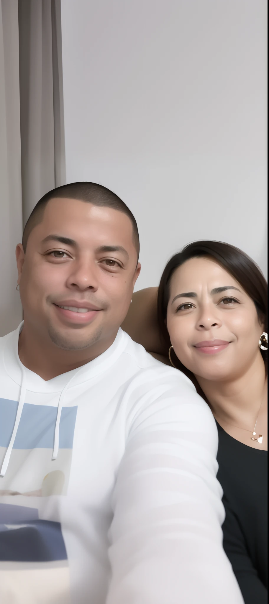 They are taking a selfie together in bed with a woman, imagem de perfil, Ronaldo Nazario Fenomeno, foto do perfil, Ronaldo Luis Nazario da Lima, Mulher de 30 anos de Cuba, Foto do perfil, Anos Imane, casal feliz, Directed by: Nandor Soldier, Foto realista, Ronaldo Luis Nazario de Lima