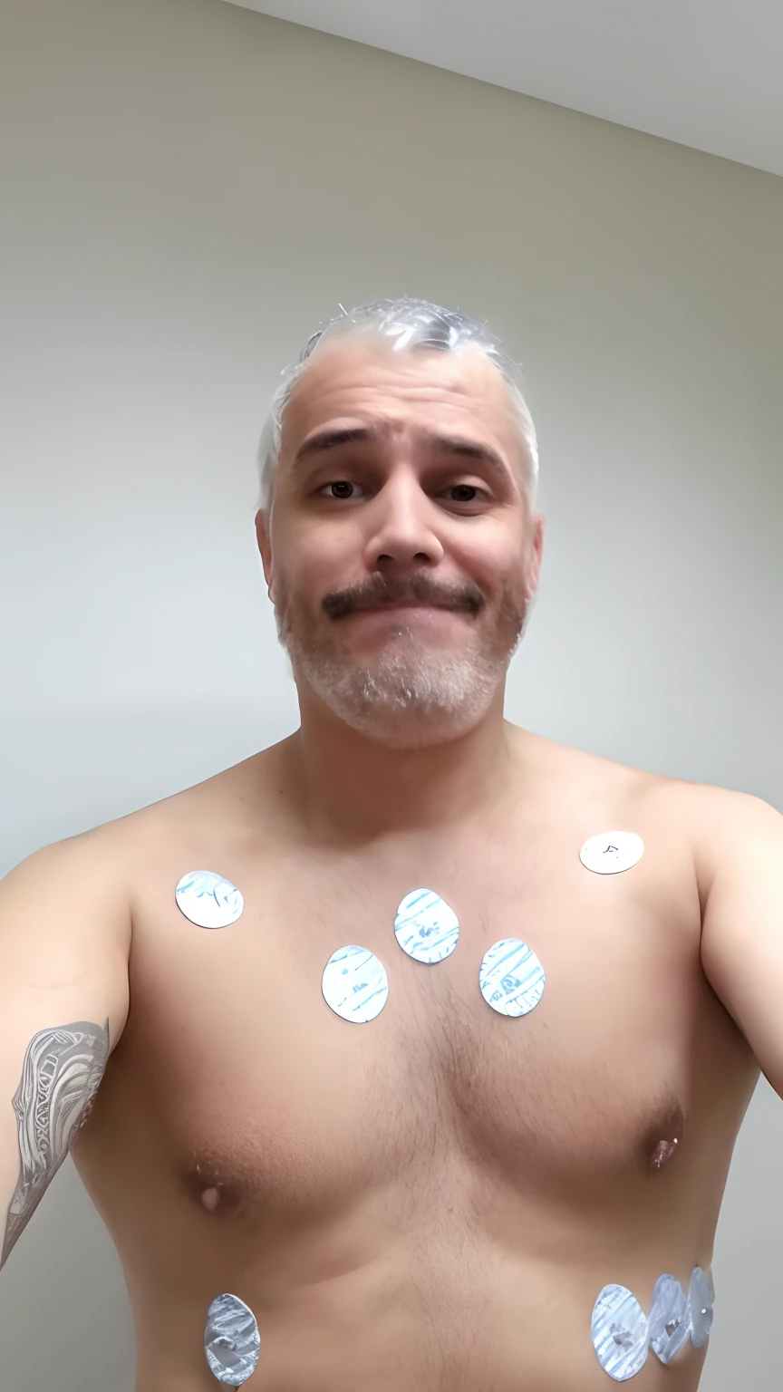Homem com muitos adesivos no peito, pelos esparsos no peito, pelos no peito, imagem de perfil, trabalho pioneiro suado e grosseiro, com fios e ataduras, bigode e remendo de alma, cabelo flutuando cobrindo o peito, Using Epic Bionic Implants, wearing many medallions, Technoviking masculino sem camisa, foto vazada, photo from behind, last photo