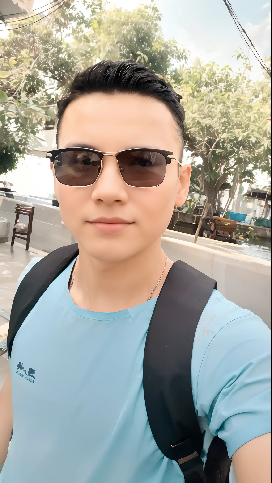 dragon boat festival, on the surface of the water there are 3 children using Hanfu paddling on the dragon boat, There are delicious zongzi on the boat, Zongzi Greens are super detailed, a melhor qualidade, there are lotus leaves in the water, super detalhado