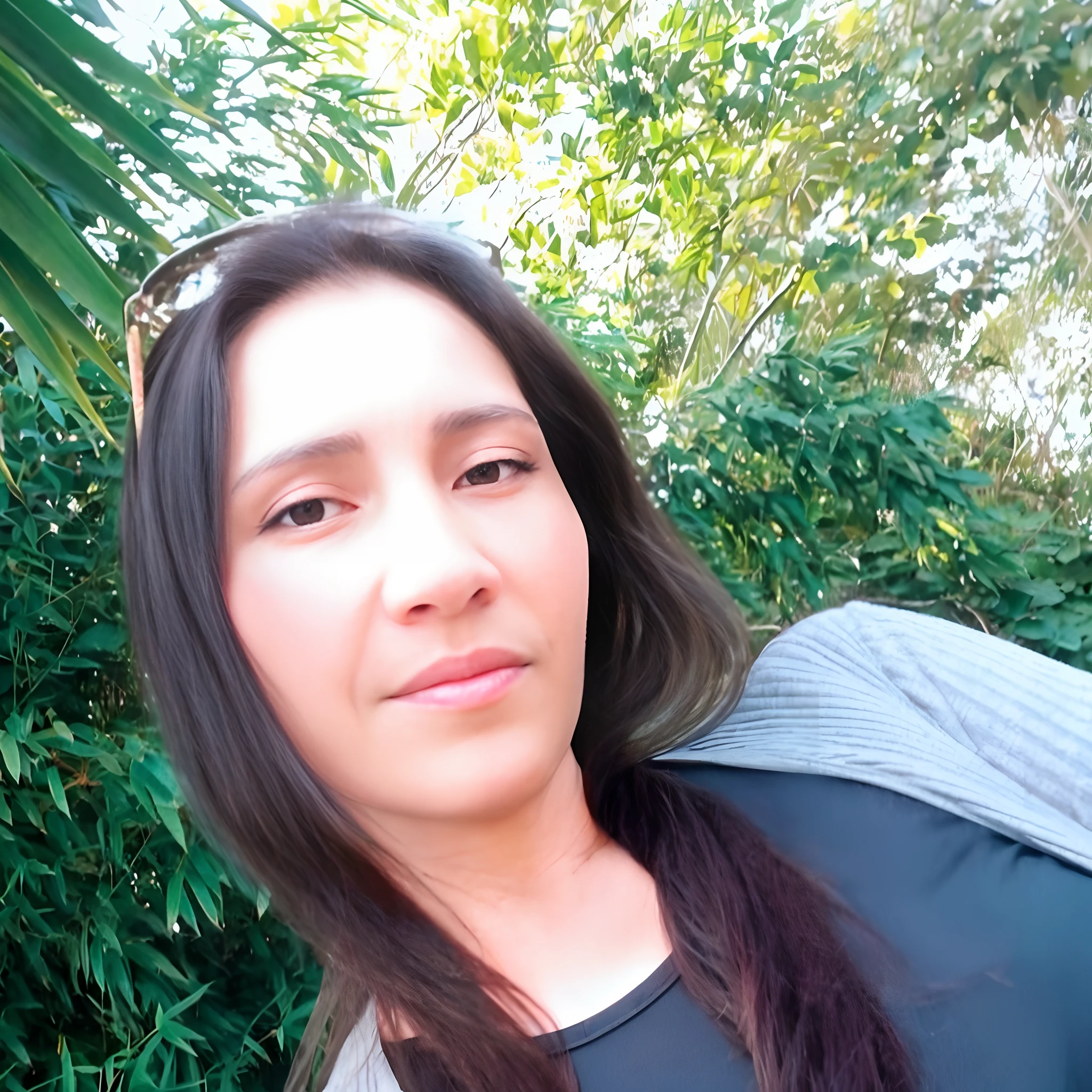 There is a woman with long hair and a jacket in, imagem de perfil, Lorena Avarez, Alanis Guillen, Ayahausca, Mulher de 30 anos, 3 0 anos de idade mulher, Mulher de 30 anos de Cuba, taken in the early 2020s, Mulheres de 40 anos, 38 anos, coluna