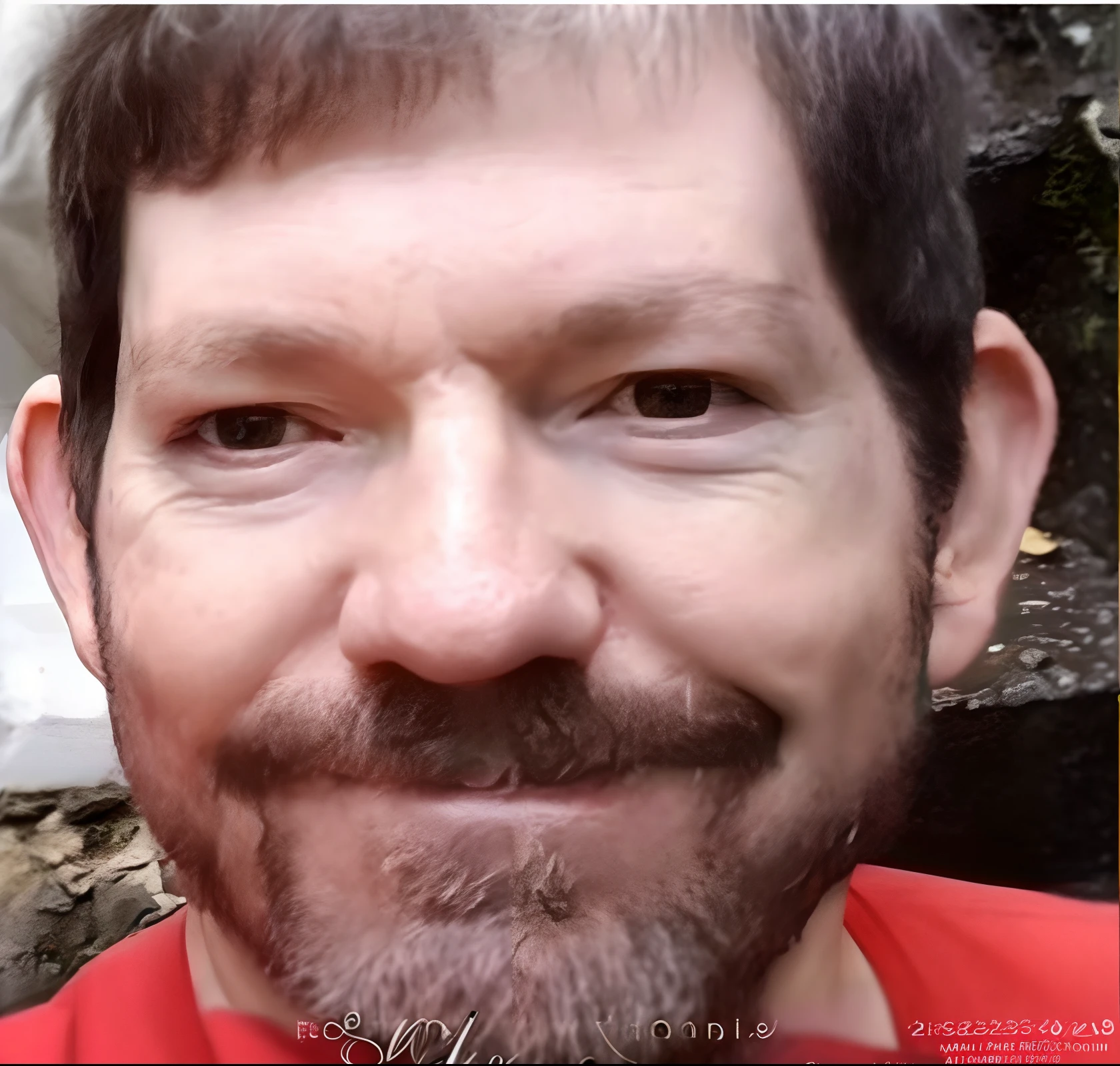 there is a man with a beard and a red shirt, foto de um homem branco de 50 anos, restolho leve com camisa vermelha, foto do perfil, imagem do avatar, Scott Wozniak, foto de perfil, jony ives, foto headshot, foto de perfil headshot, Ricardo Pearce, taken in the early 2020s, imagem de perfil, muito ligeiramente sorridente