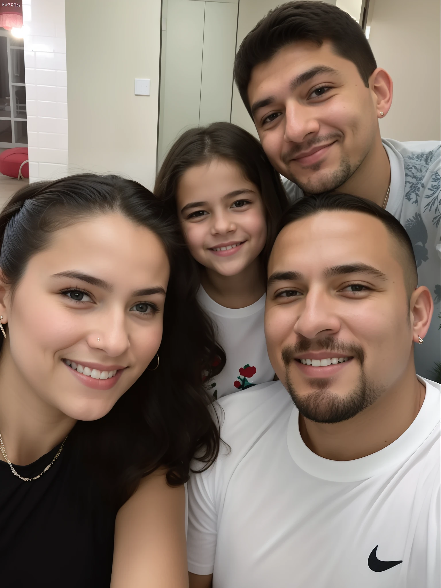 There's a man and a woman taking a selfie with a  girl, imagem de perfil, fotografia de perfil, Directed by: Nandor Soldier, facebook post, fotografia de perfil, fotografia do perfil, holiday photography, com montanhas ao fundo, Happy family, Fotografia tirada em 2 0 2 0, taken in the early 2020s, Ekaterina, fotografia, Family photo