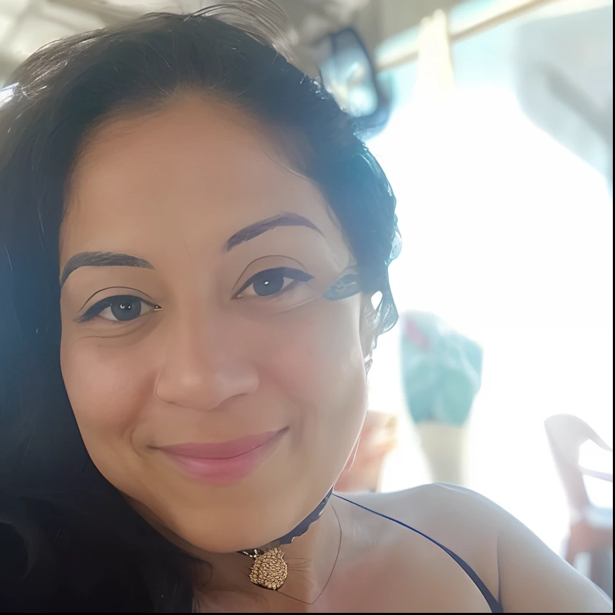 Smiling woman with glasses and a necklace around her neck, Mulher de 30 anos de Cuba, Mami Wata, 3 5 year brazilian mother, imagem de perfil, Mulheres de 40 anos, 3 0 anos de idade mulher, Mulher de 30 anos, mulher mexicana bronzeada bonita, Malika Favre, happily smiling at the camera, Fotografia selfie 8k