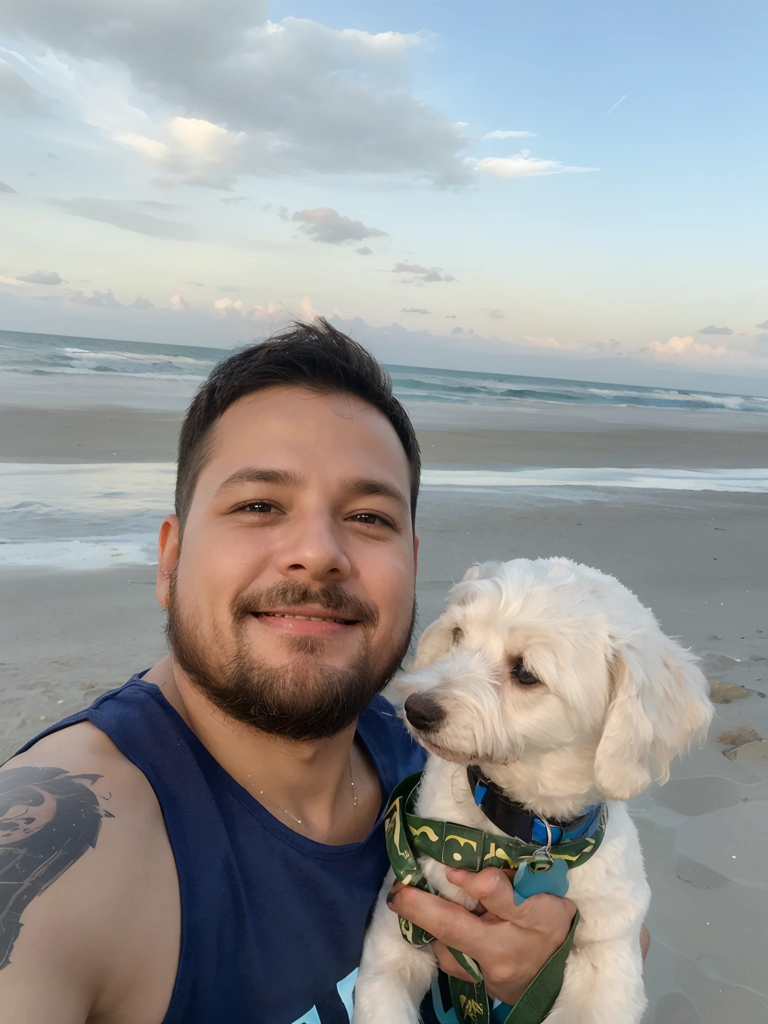 Lucas is a smiling 5-year-old human boy, com seu fiel amigo, Bolt, o cachorro schnauzer, deitados no jardim
