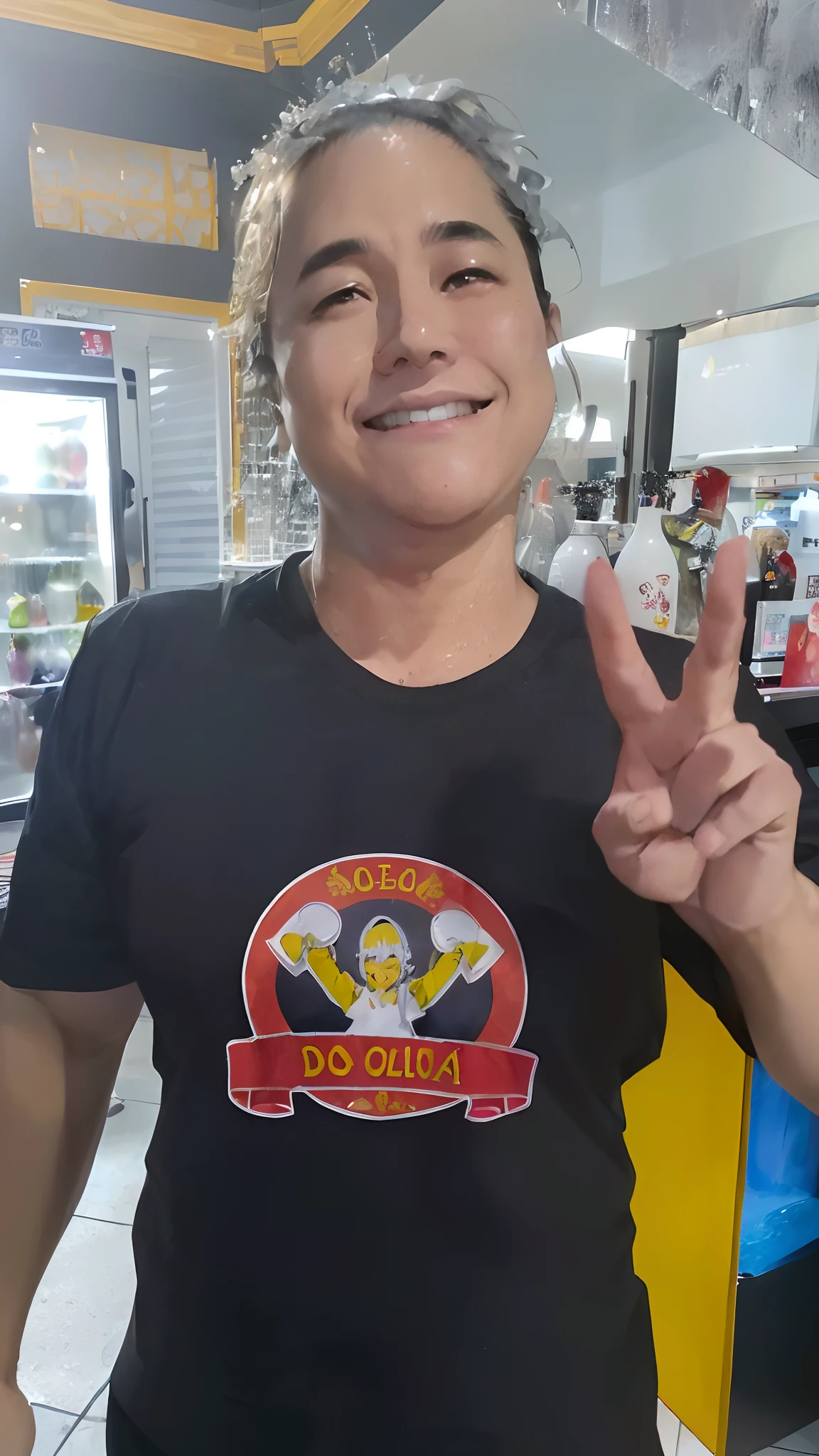 qualidade superior、Qualidade de imagem superior、obra prima、menina com((18 anos、Melhor Busto、medium bust、busto 85,belos olhos prateados、Seios bem abertos,Cabelo semi-longo em prata branca、Um esguio、Grandes vales、Refletindo todo o corpo、Roupas japonesas brancas、saia curta branca、Espada de gelo、Magic Circle of Ice、inexpressivo、Ornamento de cabelo de safira、close distance、inclinando-se para a frente)）、Hiqualidade、arte bonita、Antecedentes com((Cidade do Gelo、Iceville、torre de gelo、Neve soprando、Oyuki、Mundo da Neve))、masutepiece、arte visual、profundidade de campos、Freezing of vision