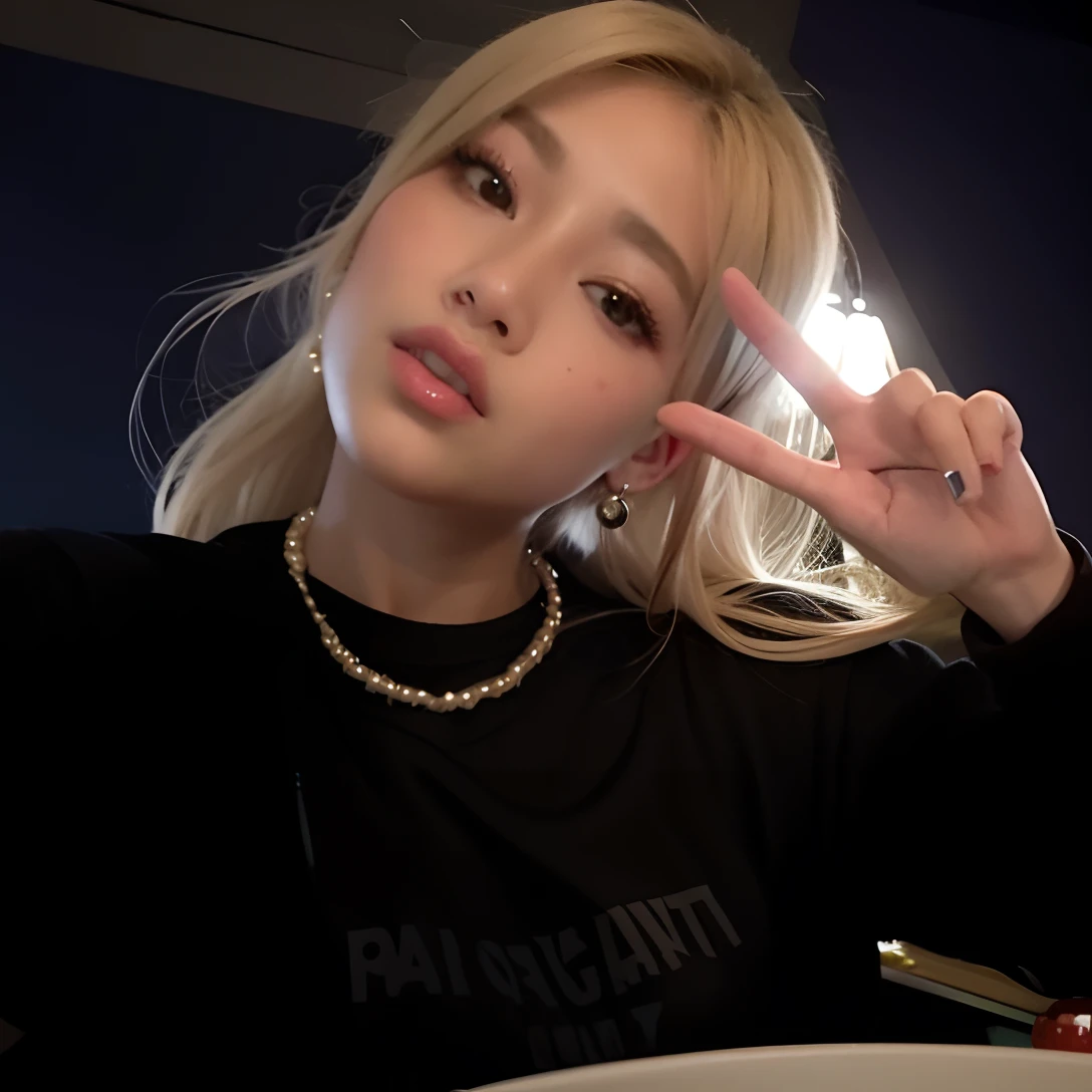 Araffe girl with a pearl necklace and pearl necklace making a peace sign, Parque Roseanne do Blackpink, Retrato de Jossi de Blackpink, jossi do blackpink, jennie blackpink, Lalisa Manoban do Blackpink, Cl, tzuyu de duas vezes, Dom Yunjoo, Lalisa Manobal, Jinyoung Canela, Jaeyeon Nam, Heonhwa Choe