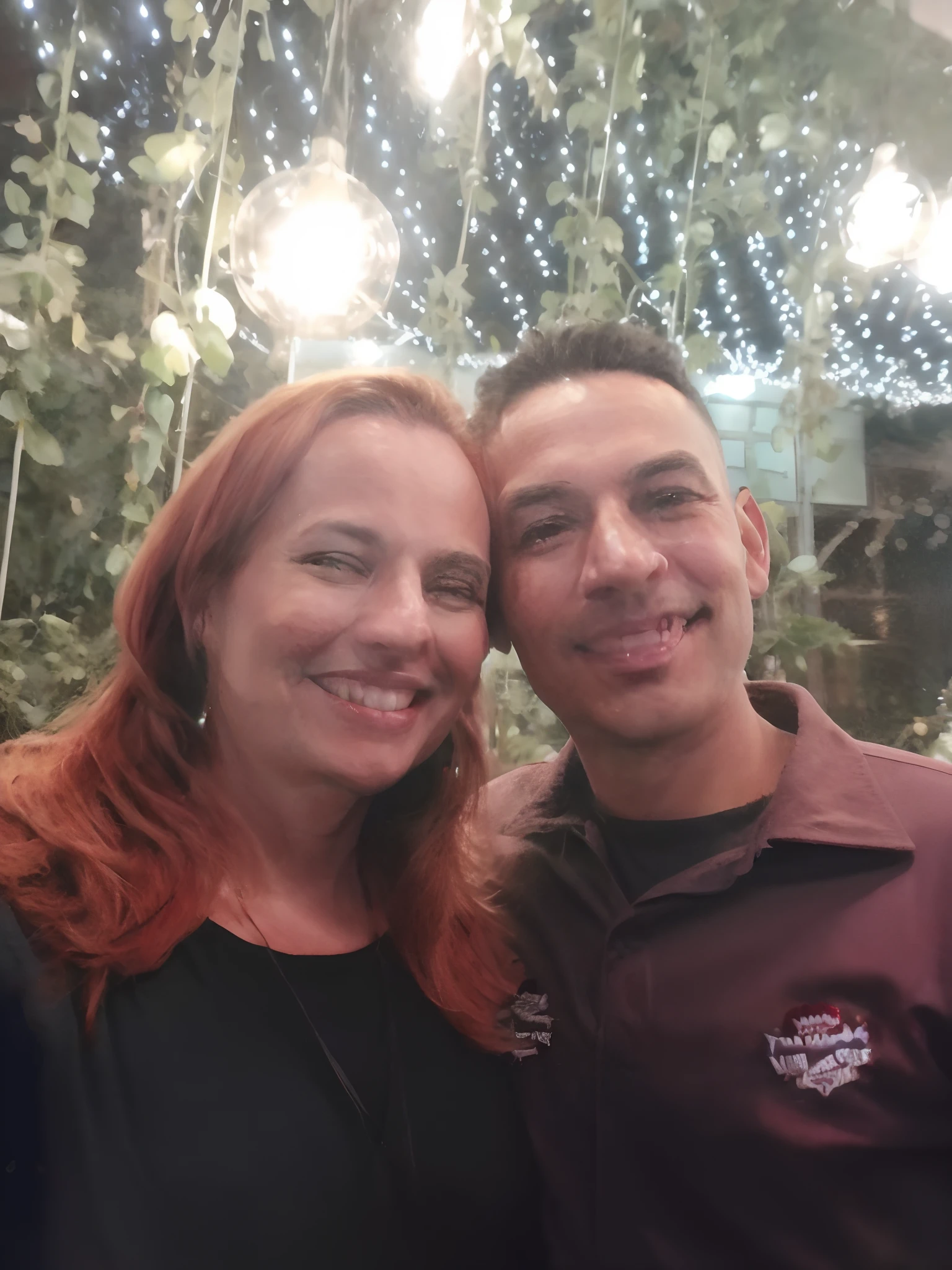 There are two people who are posing for a photo together, Mars Ravelo e Greg Rutkowski, Sandra, belos arredores, Directed by: Gwen Barnard, Directed by: Lee Loughridge, foto assustadora, Foto tirada em 2018, incredible depth, Oi, Artgerma e Greg Rutkowski, Directed by: Joy Garnett, taken in the night, foto retrato, por Else Alfelt