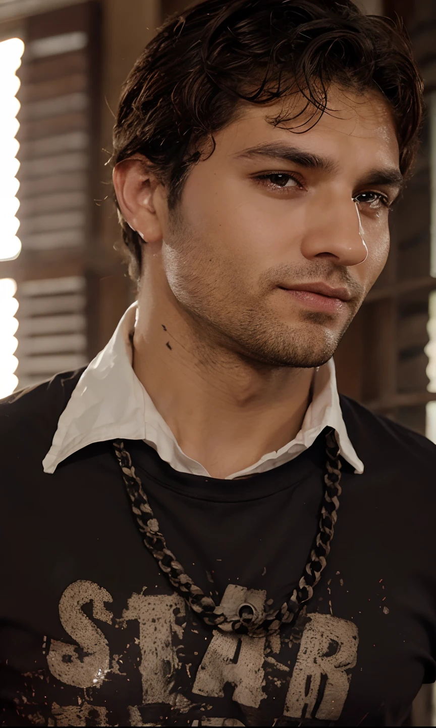 Homem, camisa sem gola de cor preta, barba fina e preenchida, olhos castanhos claros, sem brinco.