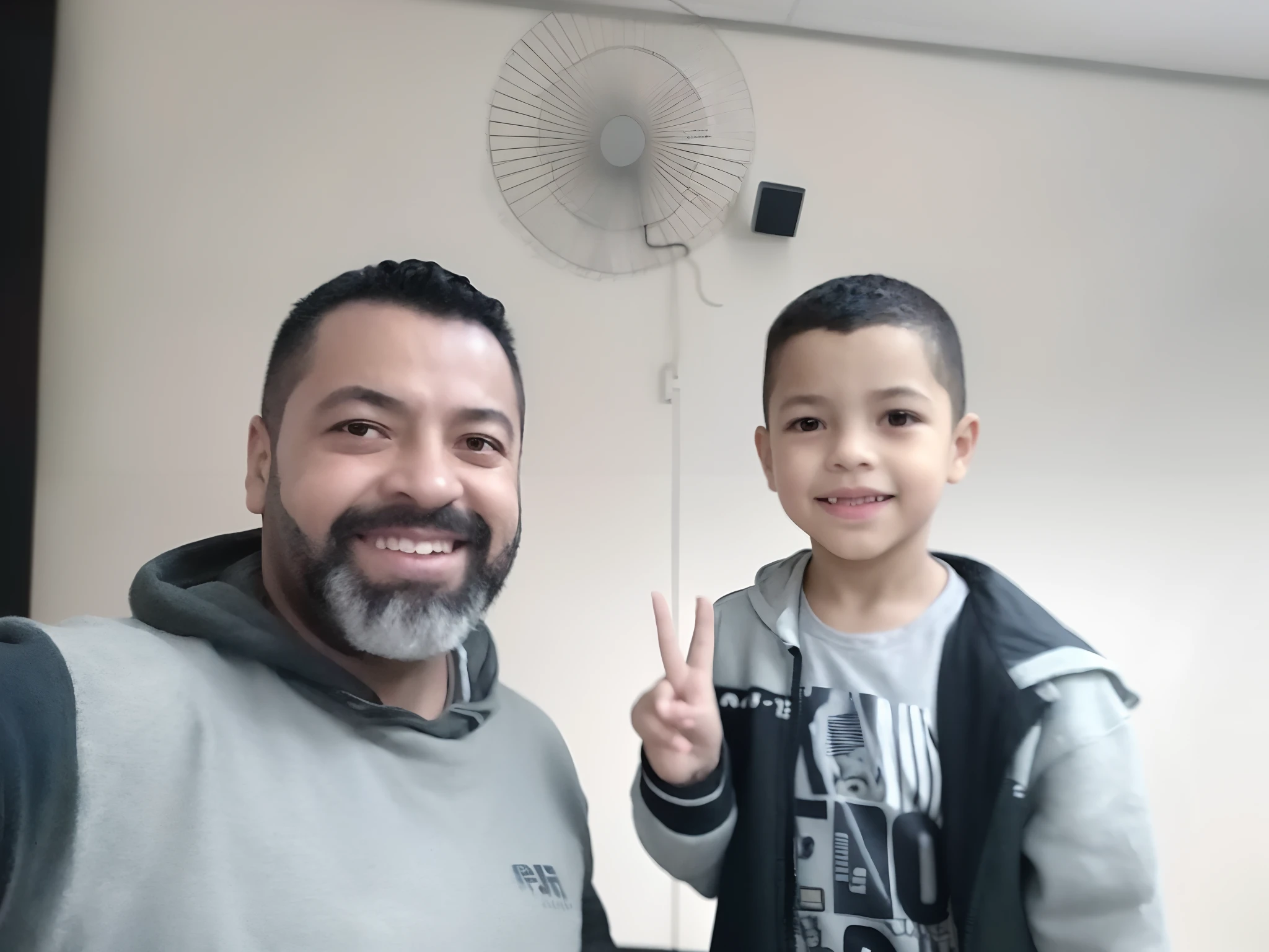there is a man and a boy that are standing together, with a , mateus 9 5, fotografia, Paulo Pepera Pablo Roldan, Ronaldo Luis Nazario da Lima, gui guimaraes, Foto realista, edu souza, caio santos, Ronaldo Luis Nazario de Lima, Directed by: Nandor Soldier, Carmelo Blandino