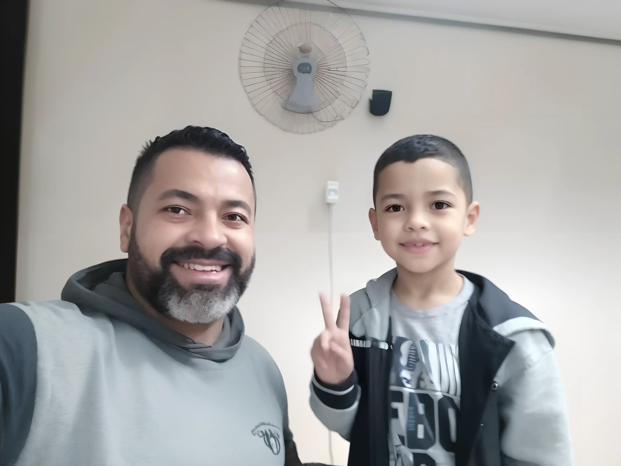 there is a man and a boy that are standing together, with a , mateus 9 5, fotografia, Paulo Pepera Pablo Roldan, Ronaldo Luis Nazario da Lima, gui guimaraes, Foto realista, edu souza, caio santos, Ronaldo Luis Nazario de Lima, Directed by: Nandor Soldier, Carmelo Blandino