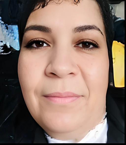 mulher sorridente em uma jaqueta preta e camisa branca com uma gravata preta, Alanis Guillen, fernanda suarez, Lorena Avarez, Estefania Villegas Burgos, Magda Torres Gurza, album photo, Anos Imane, Karla Ortiz, Malika Favre, coluna, foto do perfil, Sandra Pelser, imagem de perfil