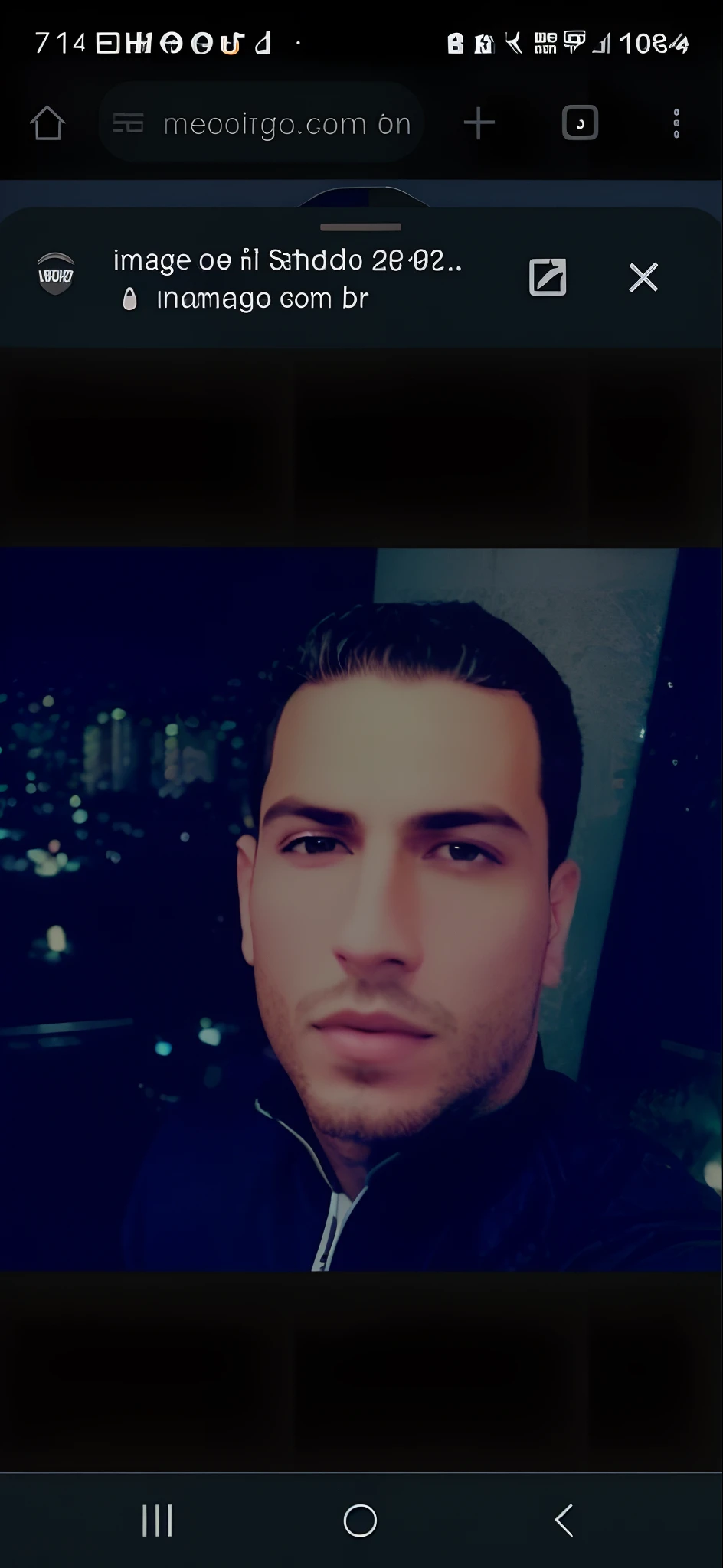 um close up de um homem com uma jaqueta preta em um celular, imagem profissional, andres rios, foto de perfil profissional, foto de perfil, 3/4 perfil, 2 7 anos, Alejandro, Cristiano Orrillo, imagem frontal, Foto de perfil, imagem de perfil, 2 3 anos, 2 8 anos, 2 4 anos, 2 9 anos