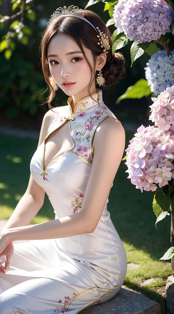 A beautiful woman in a white embroidered cheongsam, holding a tuan fan (蒲fan) in her hand, looks at you thoughtfully, large