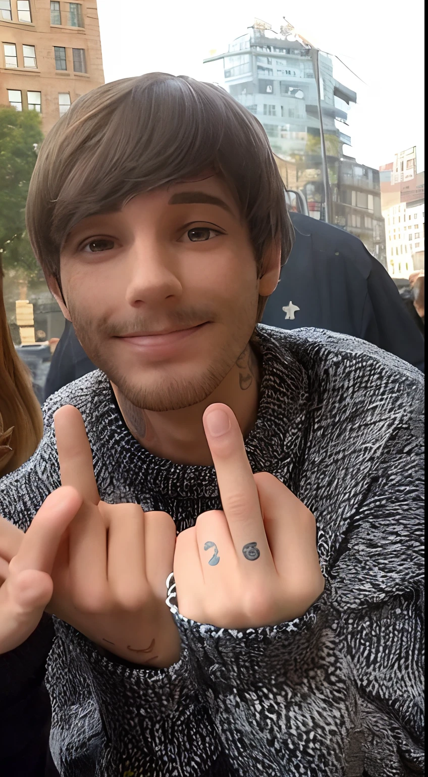 There's a man with a tattoo on his hand making a peace sign, his palms are sweaty, com tatuagens, Liam, Harry Estilos, middle finger, giving the middle finger, cant believe it is real, holding her hands to her face, 😃😀😄☺🙃😉😗, com o dedo indicador, dedos longos, Melhor Artista, olhar orgulhoso