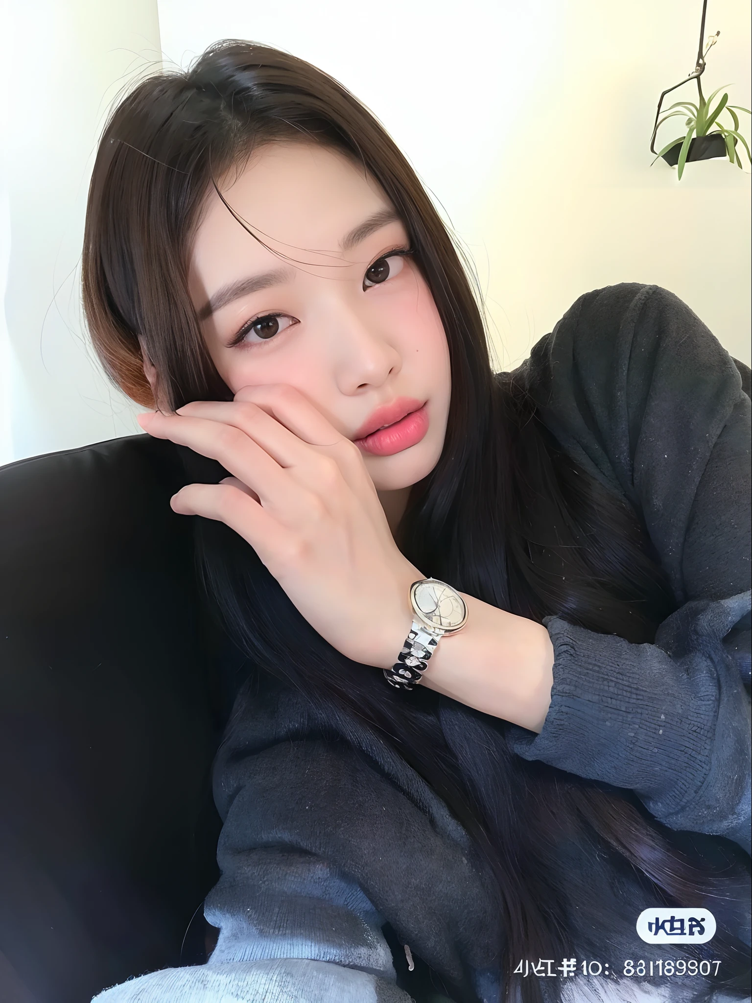 Araffe woman with long black hair sitting on a couch, Ulzzang, dilraba dilmurat, ****** bonito-fino-cara, Sakimichan, ****** coreana, 19-year-old girl, 👅 👅, linda mulher coreana jovem, com bonito - fino - rosto, Mulher sul-coreana bonita, beautiful aesthetic face, mulher coreana jovem bonita