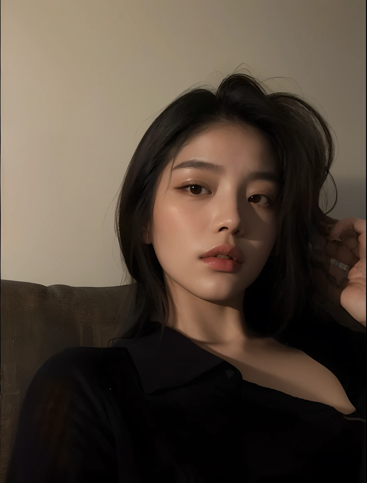 there is a woman sitting on a couch with a remote control, com cabelos curtos, 🤤 retrato da menina, Xision Wu, a young asian woman, linda mulher coreana jovem, menina coreana, 19-year-old girl, 18 anos, imagem vazada, Mulher sul-coreana bonita, 2 Modelo feminina de 4 anos, foto de perfil headshot, Heonhwa Choe