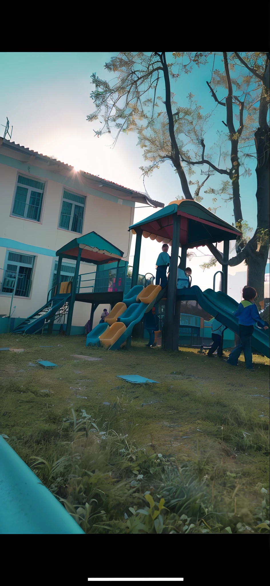 There's a  playing on a slide in the backyard, kids playing, parque infantil, parque infantil, imagem central, com um parque nos fundos, Beautiful image, divertindo-se,  💕 🎀, school courtyard, Hora do dia ensolarado, nostalgic feeling, Malika Favre, Jogar, 4 k post, Postagem 4k, centro da imagem