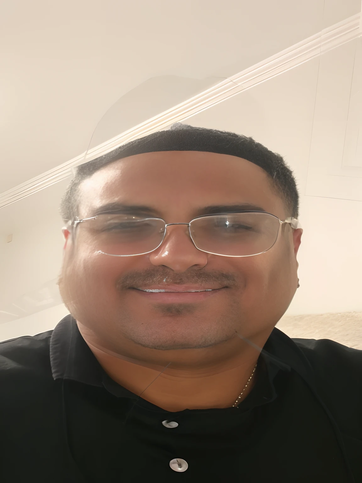 There's a man with a black hat and no shirt, caio santos, em torno de 1 9 anos, taken in the early 2020s, Homem magro com pele bronzeada clara, xxxtentacion, foto de perfil headshot, foto de perfil, raiado, cara perfeita e menino, pele clara e lisa, imagem frontal, Alejandro, Twink